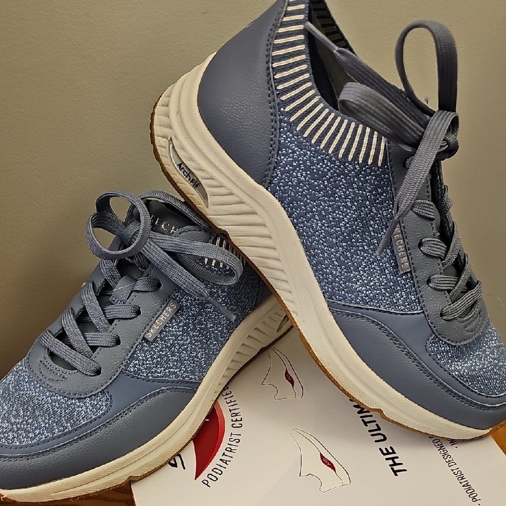 Skechers Gray Knit Lace-Up Arch Support Sneakers - Picture 7 of 11